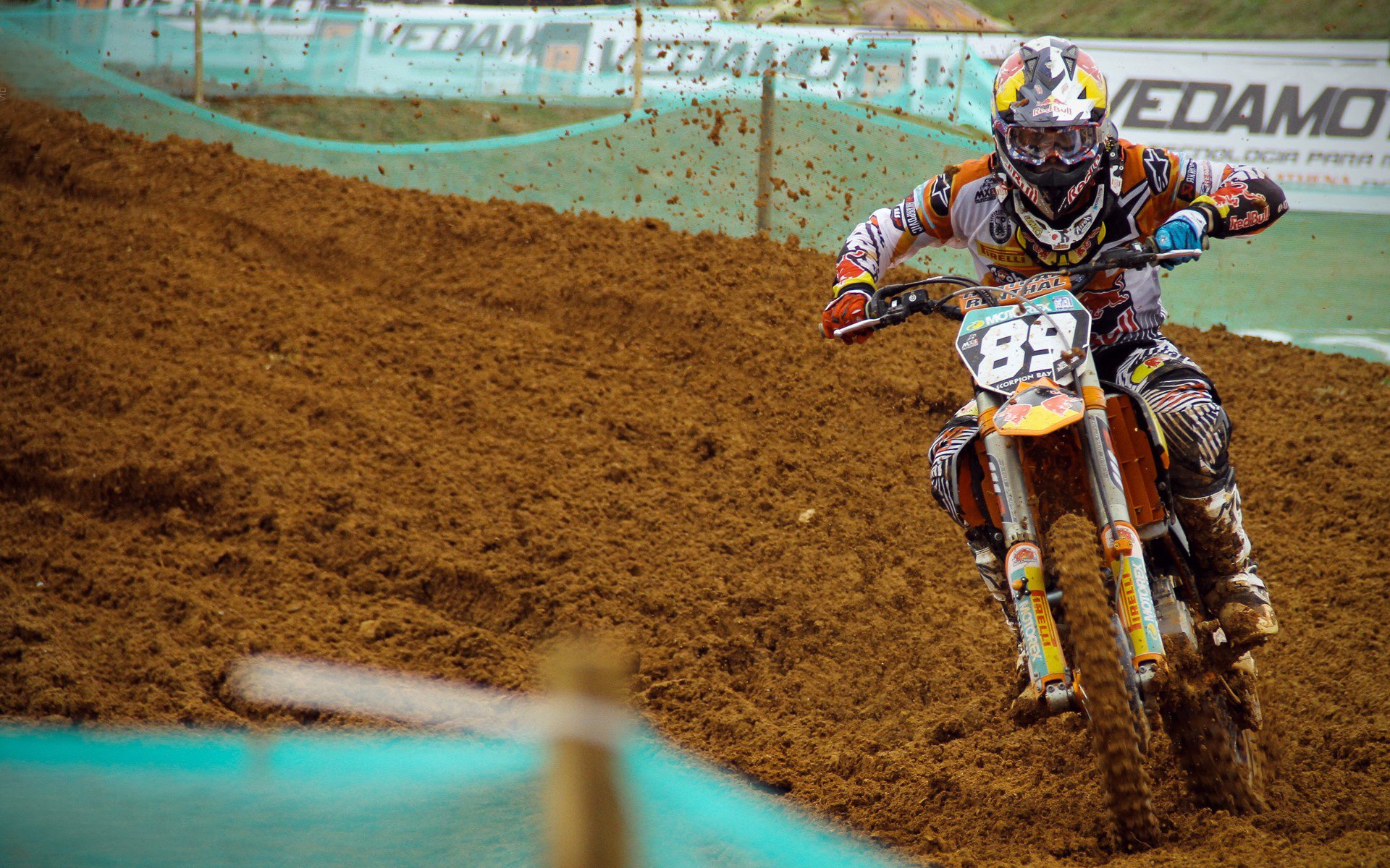 爱游戏注册入口-“极速飘逸，漂移成诗”——车手技艺的极限展现，车技漂移视频教学